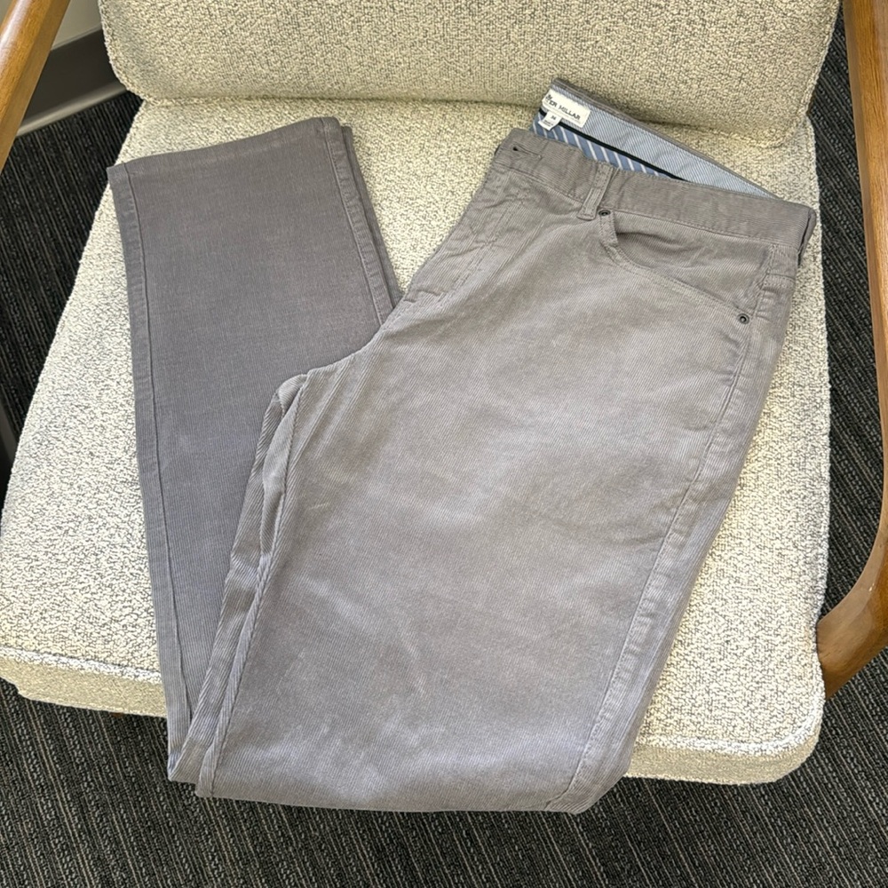 Like new Peter Millar Men’s Cords. Beautiful light gray color. Size 36